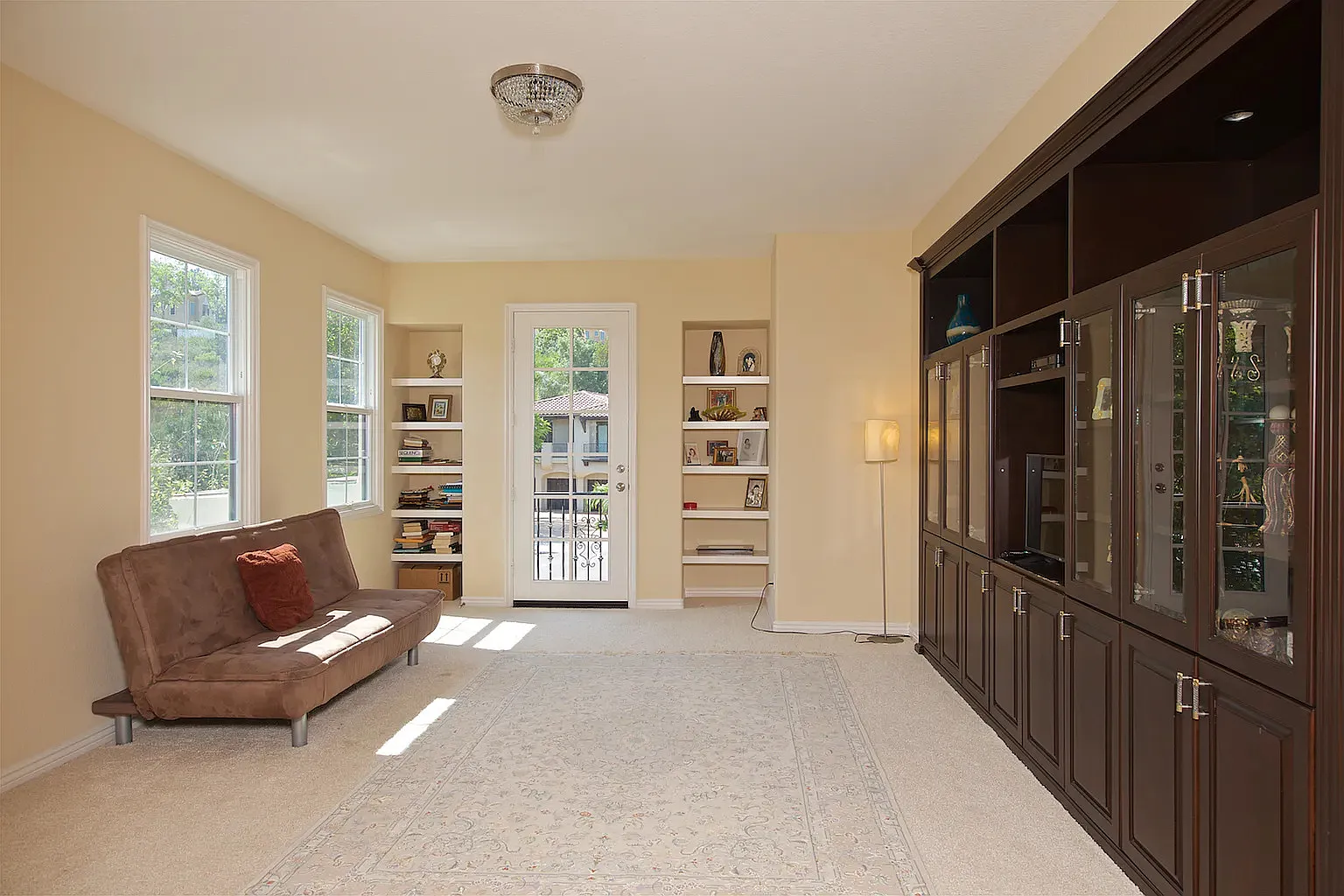 5 bed, 3922 sqft, $9,700 — Photo 1