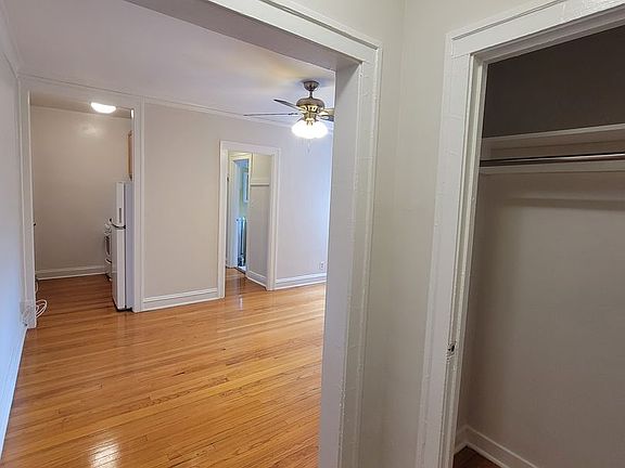 2nd image of 6037-43 N Kenmore Ave #23-6041