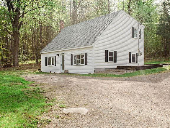 2nd image of 7 Upper Oak Point Road