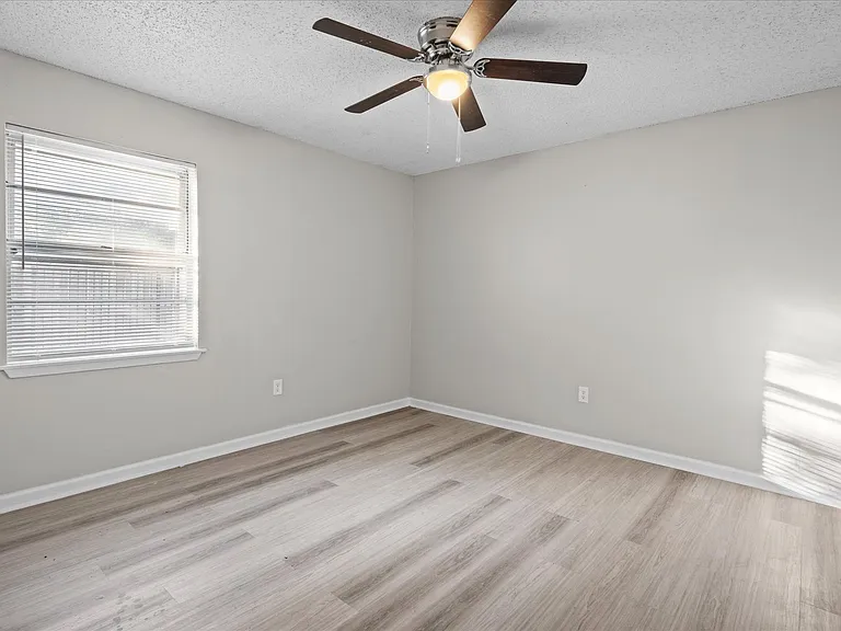 Main Street Villas — Photo 8