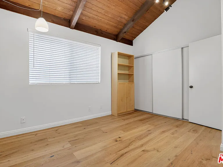 8611 Burton Way #4 — Photo 56