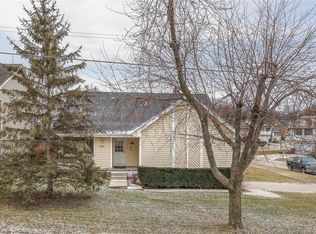 1242 Kenyon Ave, Des Moines, IA 50315