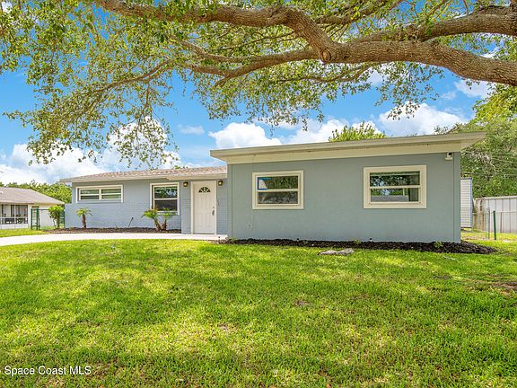 2nd image of 1132 Crescent Dr