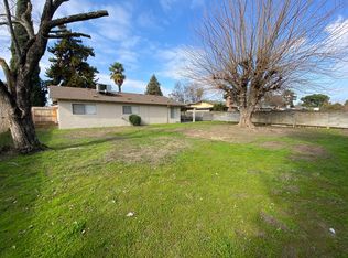 2530 S Hall St, Visalia, CA 93277