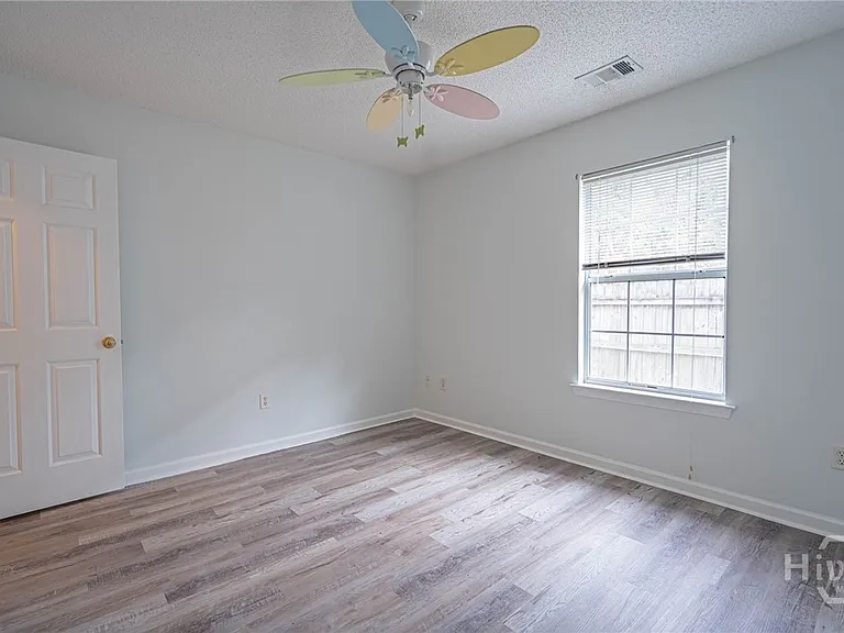 114 Laurens Ln — Photo 23
