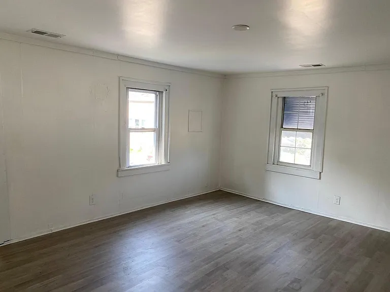 2229 Delano St #B — Photo 7