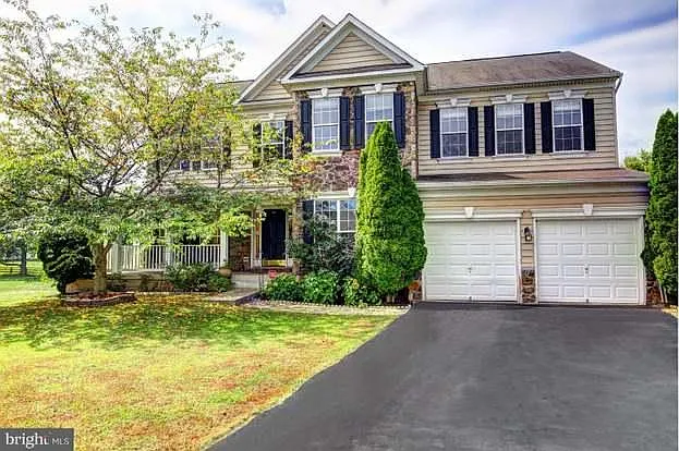 121 Max Ct SE — Photo 2