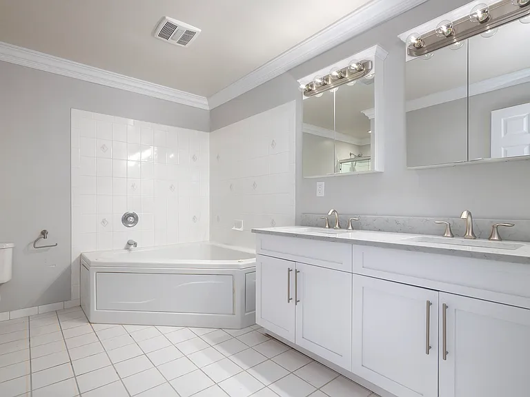 Fairfield Knolls South — Photo 14