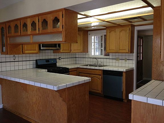 4th image of 303 Tonopah Ave
