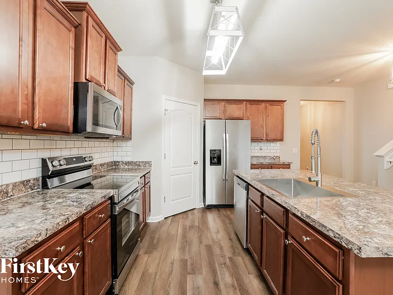 3526 Summit Oaks Dr — Photo 4