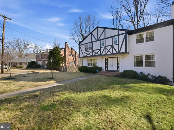 2827 Ellicott St NW, Washington, DC 20008