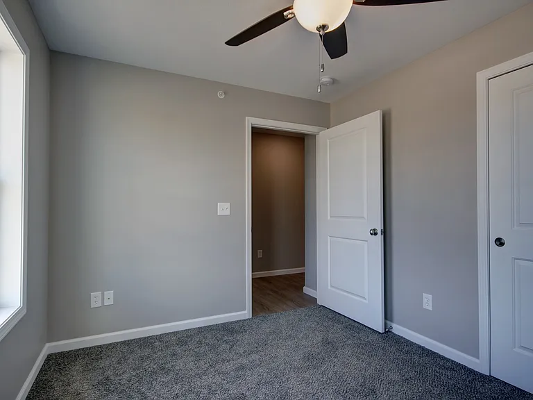 Middletown Place Apartments — Photo 13