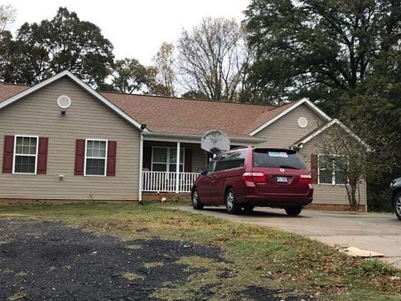2nd image of 431 Dutch Ave