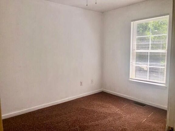 4th image of 1325 N Ave Ne #1327