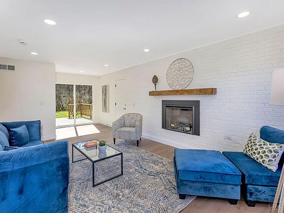 3rd image of 10483 Toulon Dr