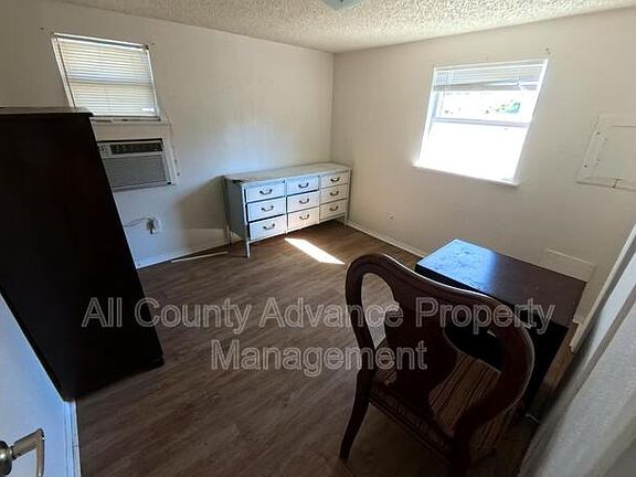 3rd image of 1513 S Prospect Ave