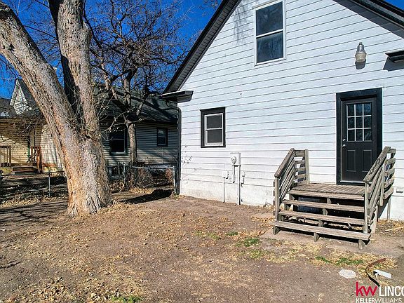 5th image of 2927 Dudley St