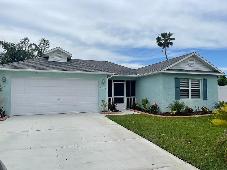 465 Island View Cir
