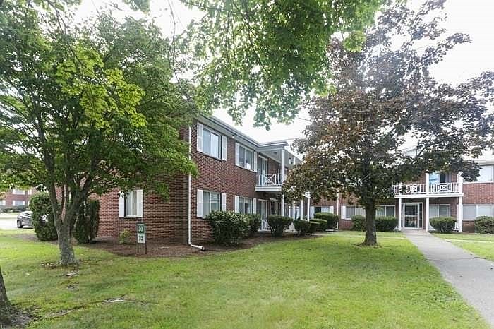 1st image of 32 Bayberry Dr APT 3
