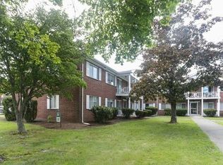 32 Bayberry Dr APT 3, Sharon, MA 02067