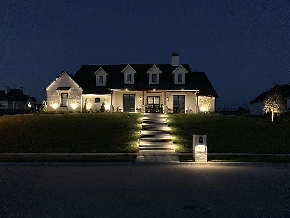 1st image of 218 Bristol Ct