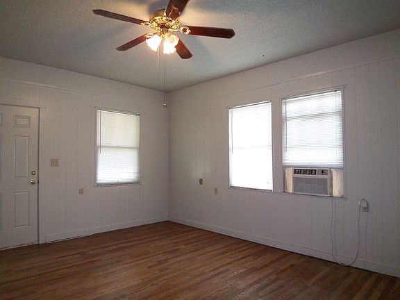2nd image of 1400 2nd Ave