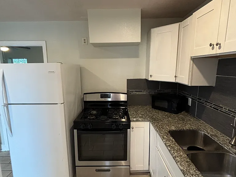806 Kelley St #6 — Photo 15