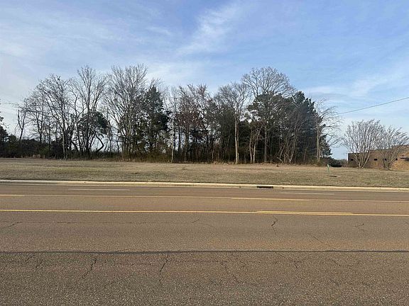 4th image of 654 E Main St