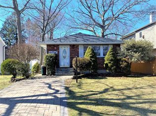 28 Lake Promenade, Ronkonkoma, NY 11779