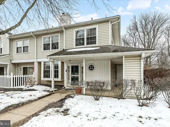 63 Bayberry Ct #63, Glen Mills, PA 19342