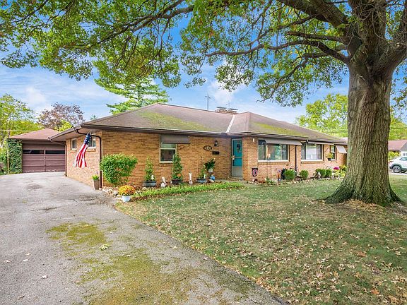 3rd image of 4931 Solar Dr