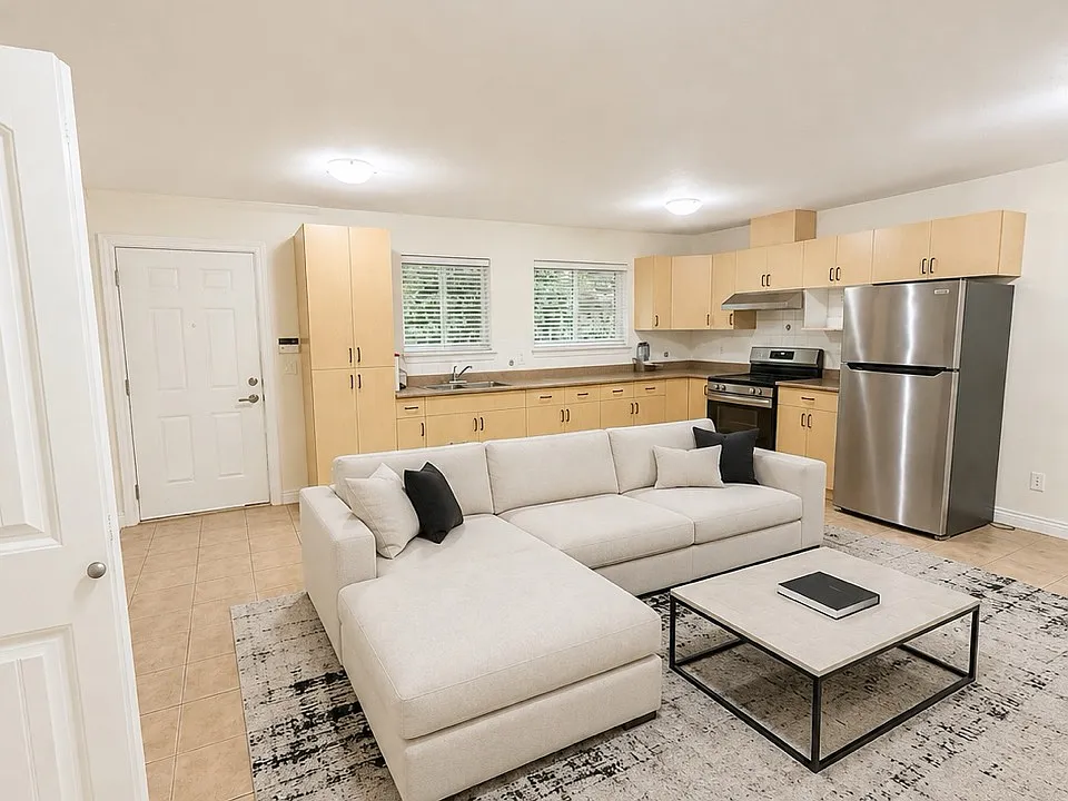 405 Guilby St #2