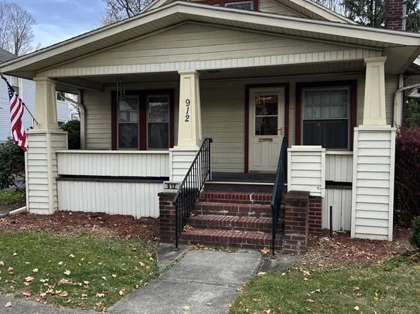 912 Walnut St, Elmira, NY 14901