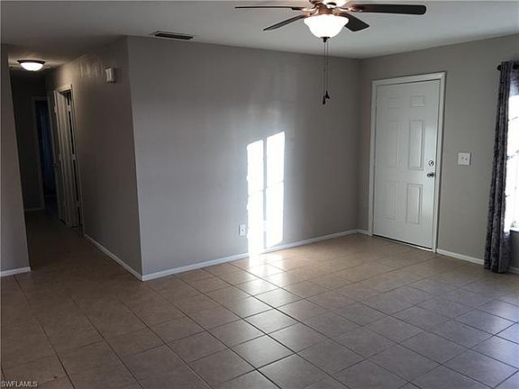 3rd image of 135 SW 29th Ter