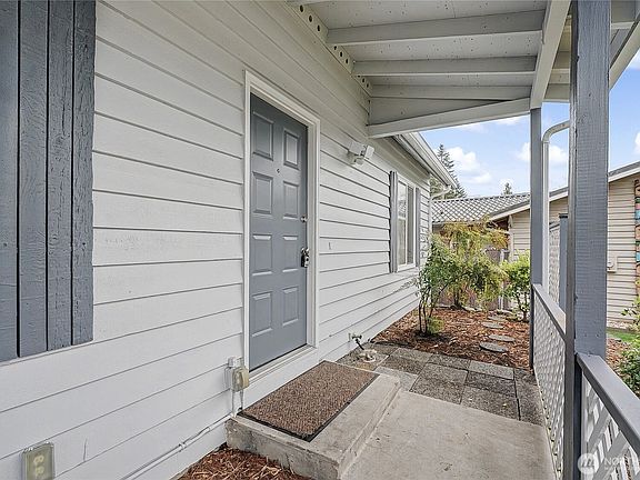 2nd image of 3214 Pike Street SE