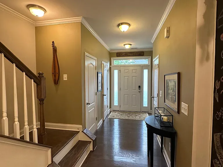 124 Spring Pine Ln — Photo 3