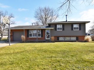 70 Hampton Rd, Montgomery, IL 60538