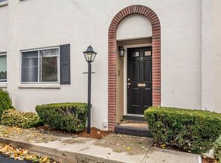 1 Charles St APT F, Reading, MA 01867