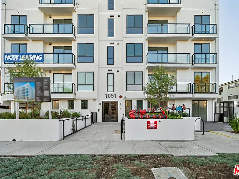 1051 S Corning St #501 — Photo 39