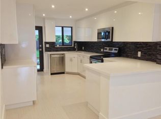 6470 SW 31st St, Miami, FL 33155