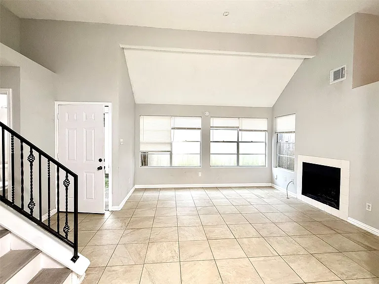 18586 N Lyford Dr — Photo 1