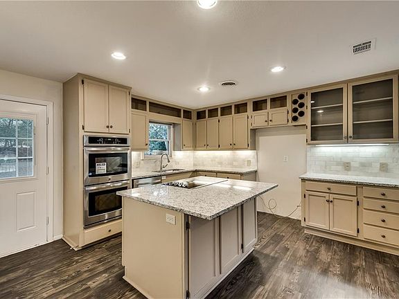 5th image of 6749 Manor Dr