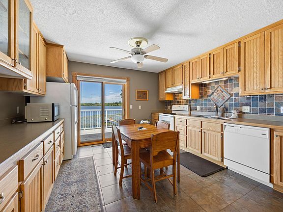 5th image of 47735 Bear Rd