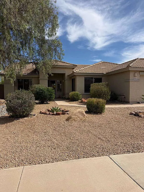 3 bed, 2.5 bath, 1840 sqft, $2,495 — Photo 1