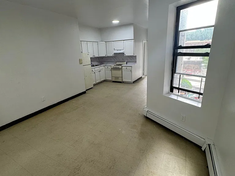 142 Orchard St #2R — Photo 3
