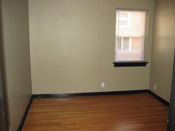 5th image of 4916-20 Jamieson Ave