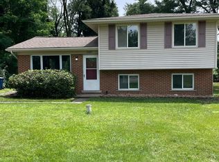 7287 Pontiac Lake Rd, Waterford, MI 48327