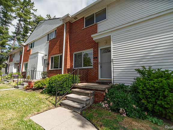 2nd image of 502 W Houstonia Ave