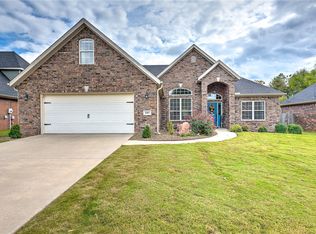 2207 S 18th St, Rogers, AR 72758