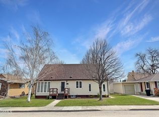 1416 1st Ave E, Williston, ND 58801